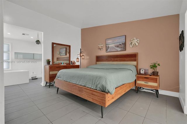 15540 SW 152nd Ter, Miami, FL 33187