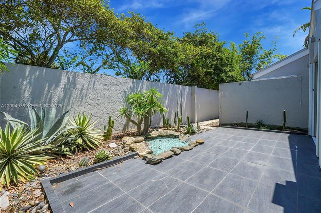 15540 SW 152nd Ter, Miami, FL 33187