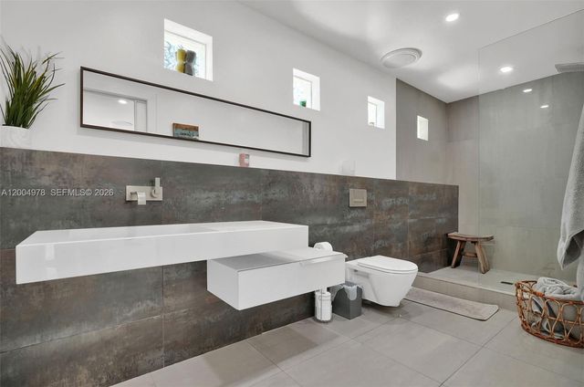 15540 SW 152nd Ter, Miami, FL 33187