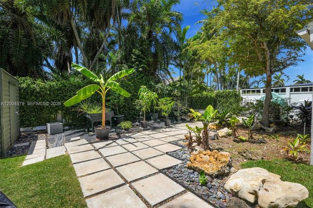 15540 SW 152nd Ter, Miami, FL 33187