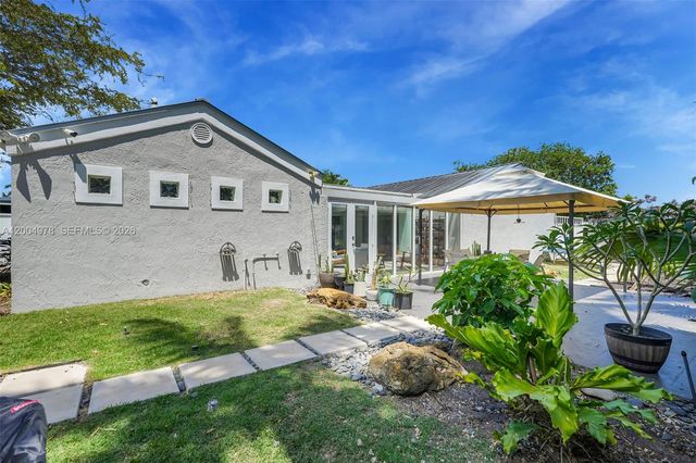 15540 SW 152nd Ter, Miami, FL 33187