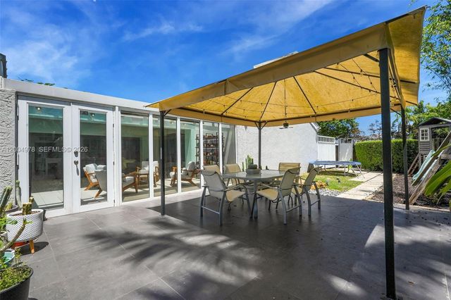 15540 SW 152nd Ter, Miami, FL 33187