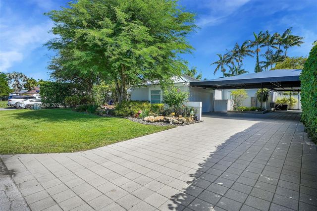 15540 SW 152nd Ter, Miami, FL 33187