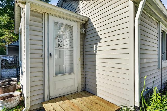 9110 Grove Drive, Whitmore Lake, MI 48189