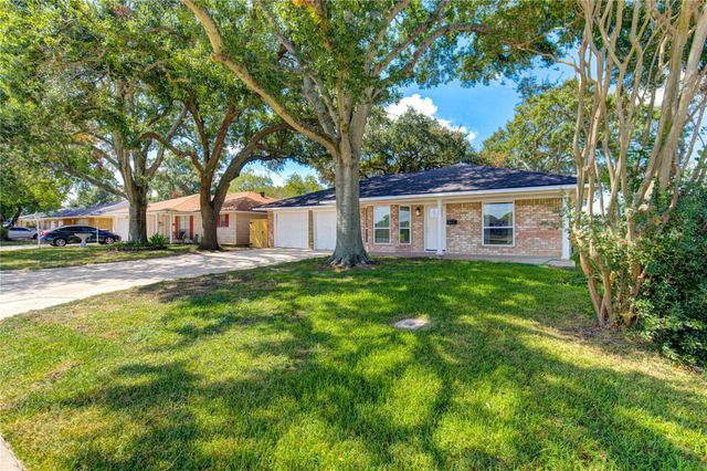 1120 Mahlmann Street, Rosenberg, TX 77471