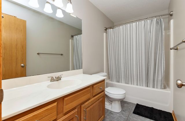 2106 SW Woodland Drive, Ankeny, IA 50023