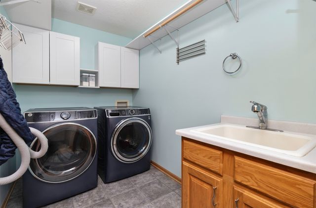 2106 SW Woodland Drive, Ankeny, IA 50023