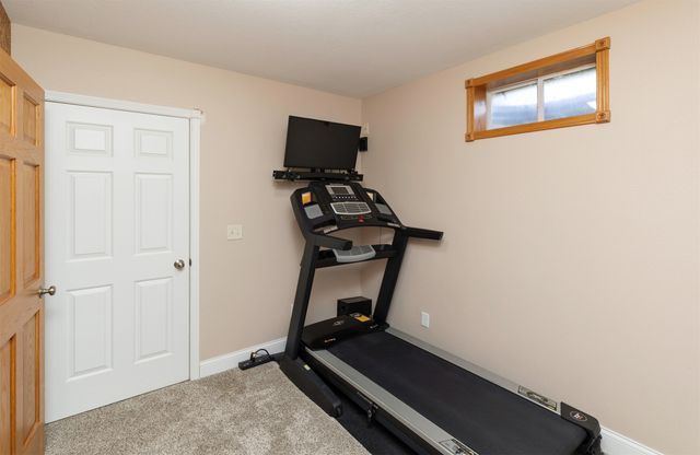 2106 SW Woodland Drive, Ankeny, IA 50023