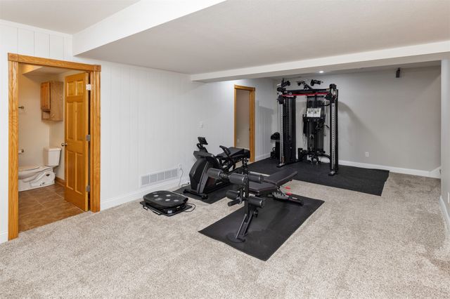 2106 SW Woodland Drive, Ankeny, IA 50023