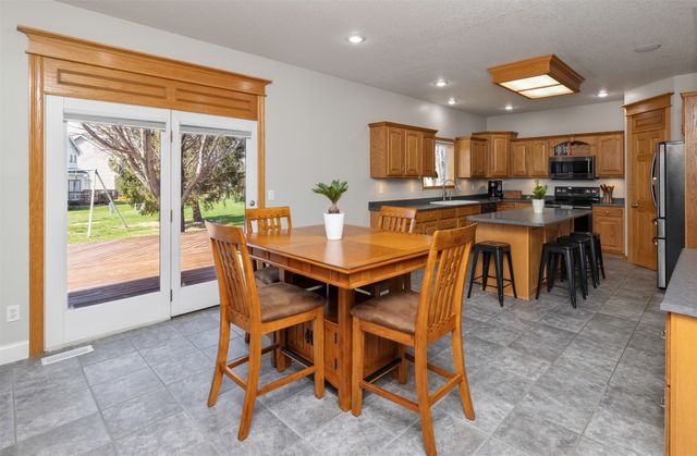 2106 SW Woodland Drive, Ankeny, IA 50023