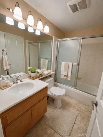 8215 E White Oak 77, Orange, CA 92869