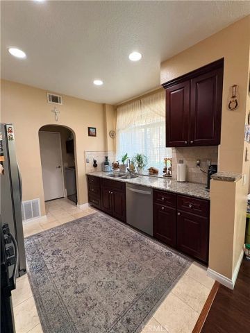 8215 E White Oak 77, Orange, CA 92869
