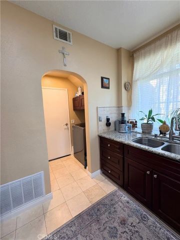 8215 E White Oak 77, Orange, CA 92869