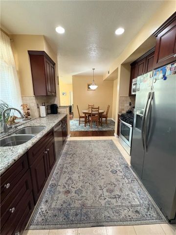 8215 E White Oak 77, Orange, CA 92869