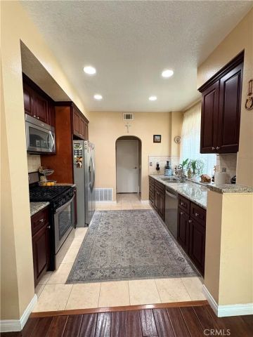 8215 E White Oak 77, Orange, CA 92869