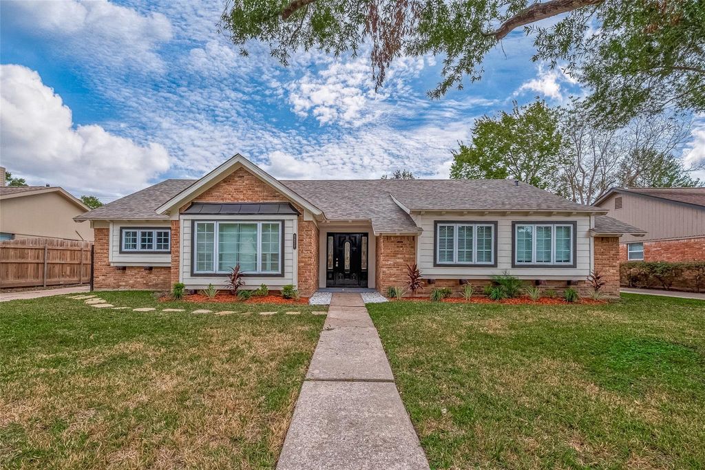 5622 Valkeith Drive, Houston, TX 77096