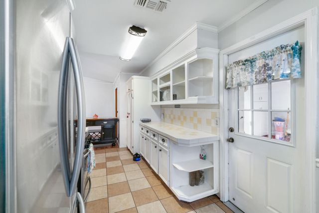 206 Southbrook Circle, Houston, TX 77060