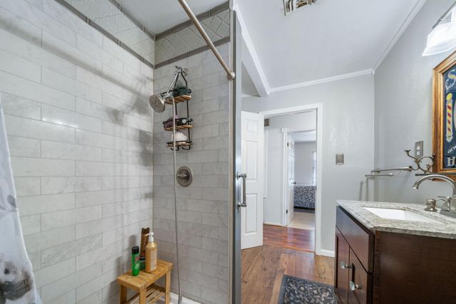 206 Southbrook Circle, Houston, TX 77060