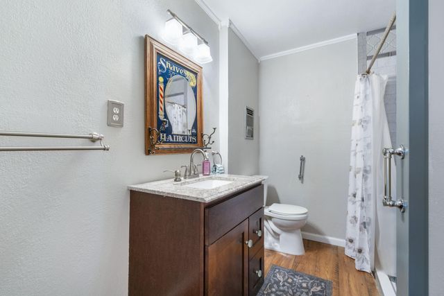 206 Southbrook Circle, Houston, TX 77060