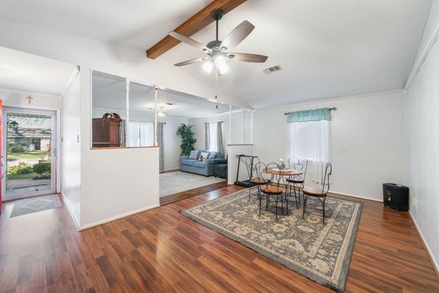 206 Southbrook Circle, Houston, TX 77060