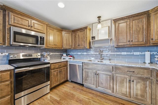 4917 N 141st Lane, Basehor, KS 66007