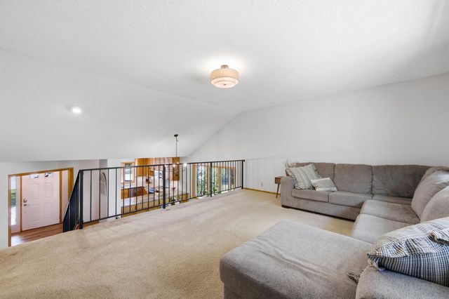 7003 Park View Lane, Eden Prairie, MN 55346
