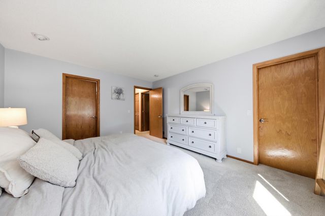 7003 Park View Lane, Eden Prairie, MN 55346
