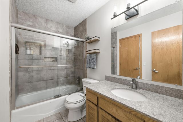 7003 Park View Lane, Eden Prairie, MN 55346