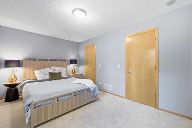 7003 Park View Lane, Eden Prairie, MN 55346