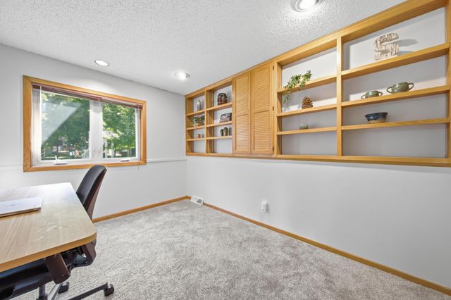 7003 Park View Lane, Eden Prairie, MN 55346