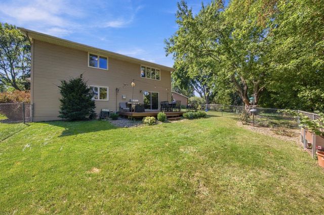 7003 Park View Lane, Eden Prairie, MN 55346