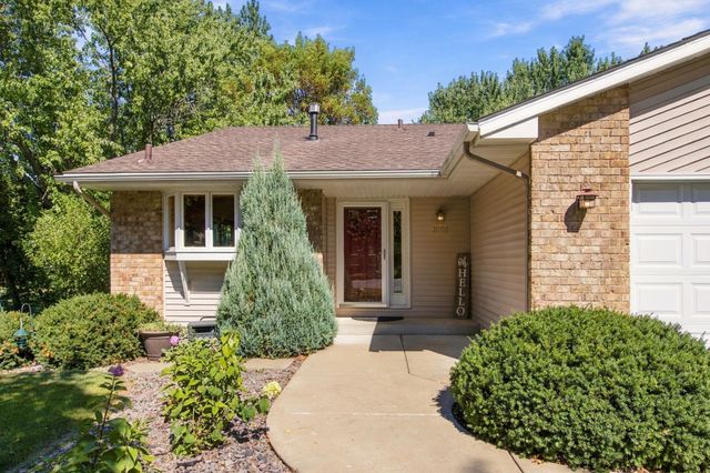 7003 Park View Lane, Eden Prairie, MN 55346