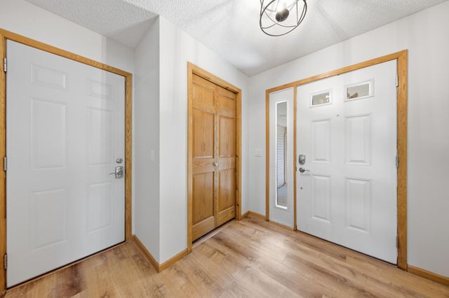 7003 Park View Lane, Eden Prairie, MN 55346