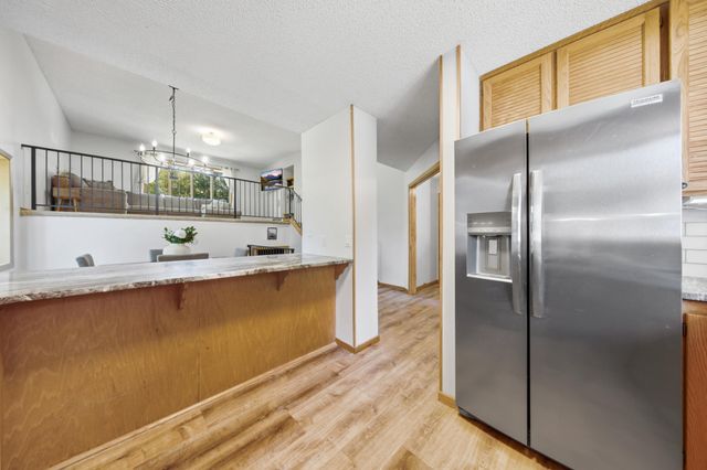 7003 Park View Lane, Eden Prairie, MN 55346