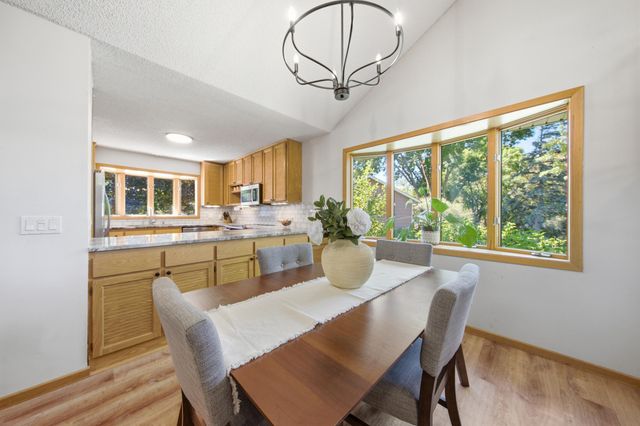 7003 Park View Lane, Eden Prairie, MN 55346