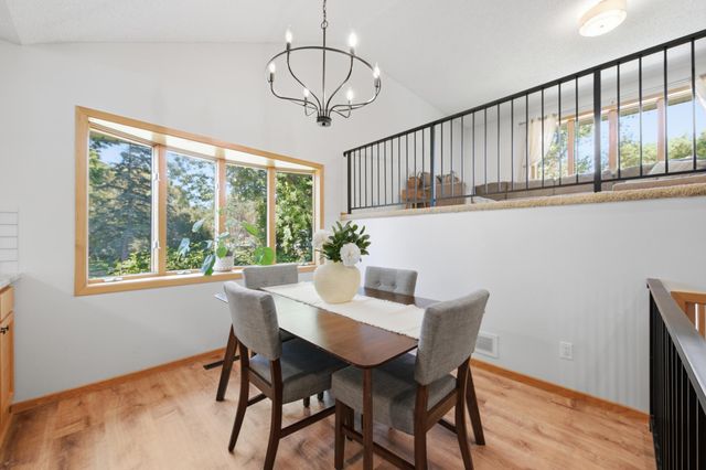 7003 Park View Lane, Eden Prairie, MN 55346