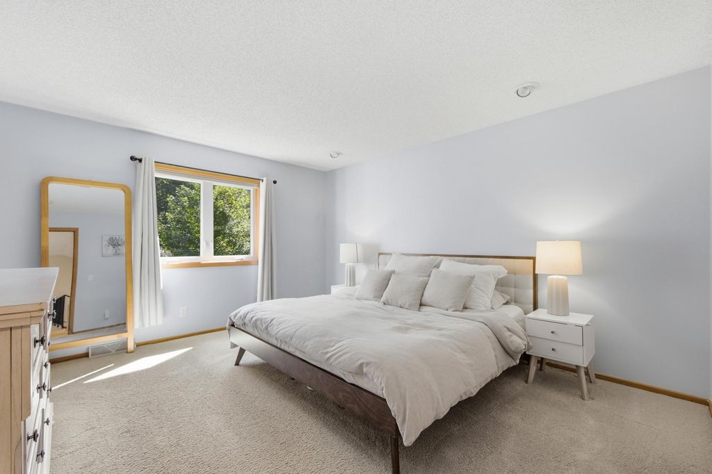 7003 Park View Lane, Eden Prairie, MN 55346 — photo 3