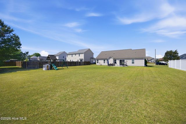 446 Meadowlark Drive, Winterville, NC 28590
