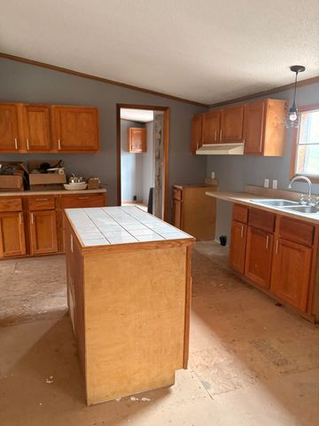 64 Becky Jane Road, Frenchburg, KY 40322