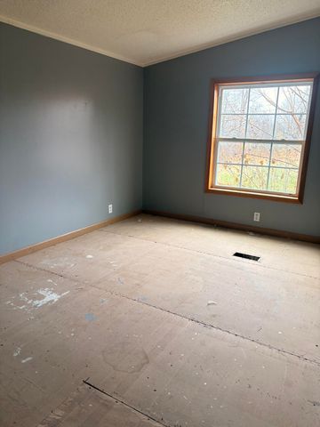 64 Becky Jane Road, Frenchburg, KY 40322