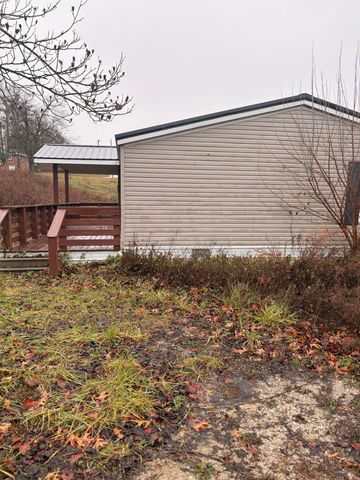 64 Becky Jane Road, Frenchburg, KY 40322