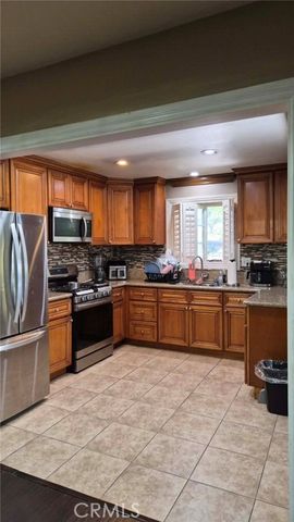 2302 S Diamond Street, Santa Ana, CA 92704