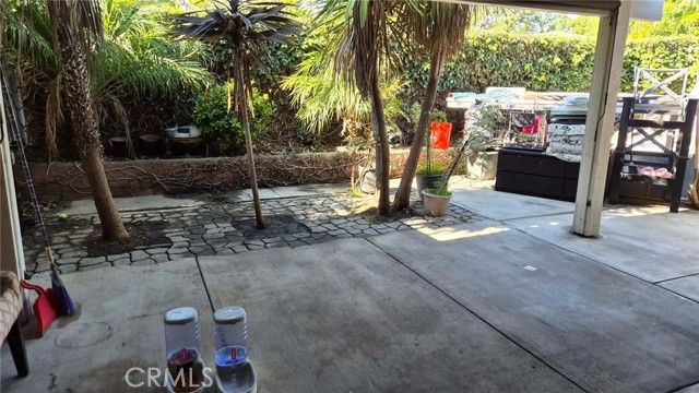 2302 S Diamond Street, Santa Ana, CA 92704