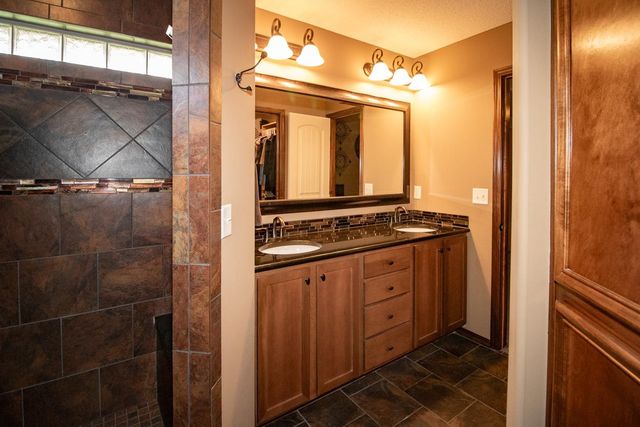 2825 N Emerson Circle, Derby, KS 67037