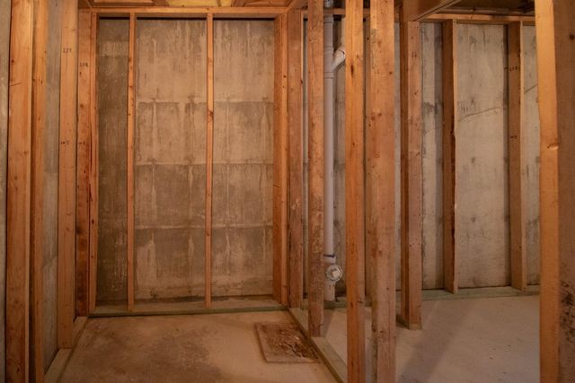 2825 N Emerson Circle, Derby, KS 67037