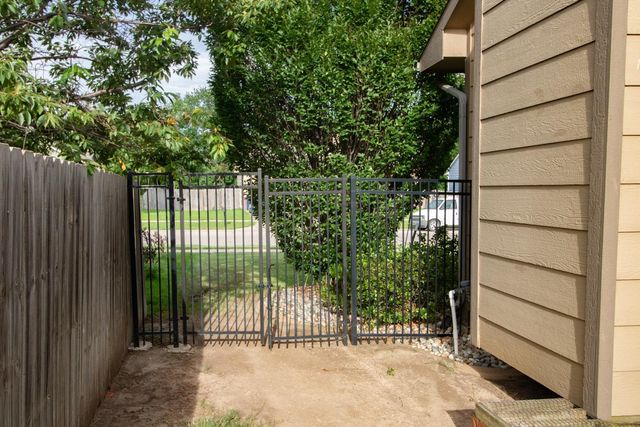 2825 N Emerson Circle, Derby, KS 67037