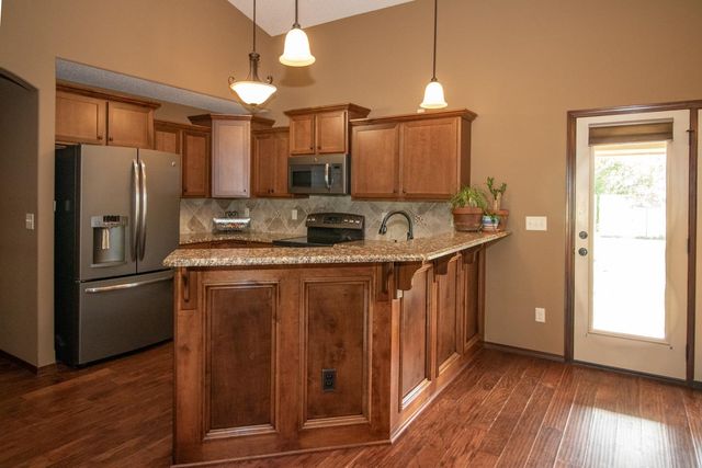 2825 N Emerson Circle, Derby, KS 67037