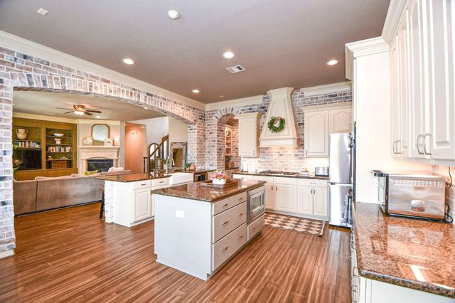 8906 Majesty Lane, Richmond, TX 77469