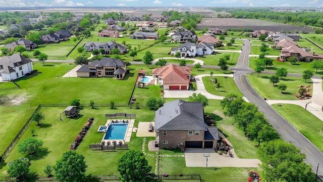 8906 Majesty Lane, Richmond, TX 77469