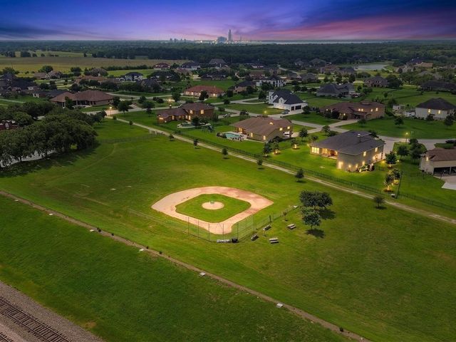 8906 Majesty Lane, Richmond, TX 77469